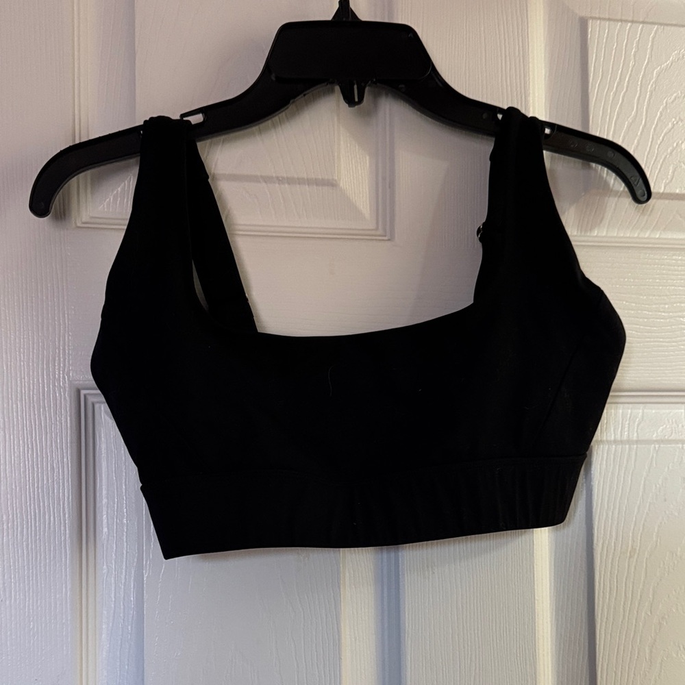 Women's Monday body (From Monday Swimwear) sports bra black medium,The Devin Bra